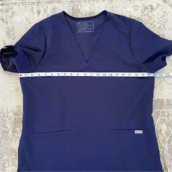 Figs Casma Three-Pocket Navy Blue V-Neck Scrub Top Sz Large - Picture 6 of 8